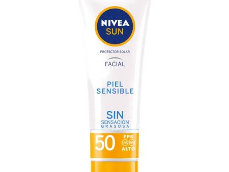 PROTECTOR SOLAR FACIAL PIEL SENSIBLE 50ML - NIVEA on Sale